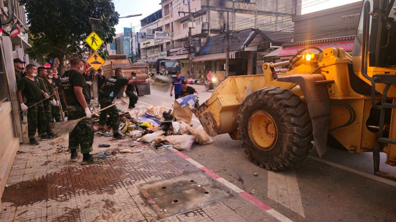 แม่ทัพภาค 4 ระดมเจ้าหน้าที่กว่า 400 นาย ฟื้นฟูโรงพยาบาลหาดใหญ่หลังอุทกภัย