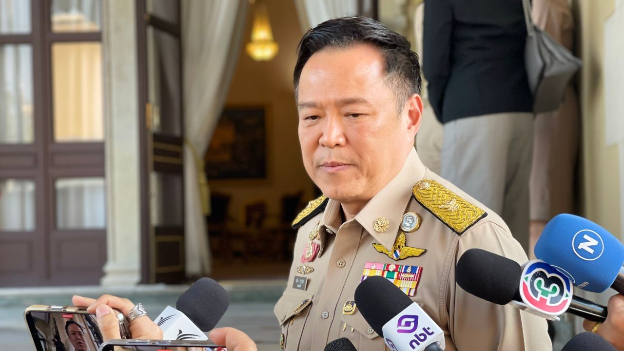 อนุทิน ชาญวีรกูล ชี้ ยุบสภาอยู่ที่สถานการณ์ ไม่หวั่นคู่แข่ง