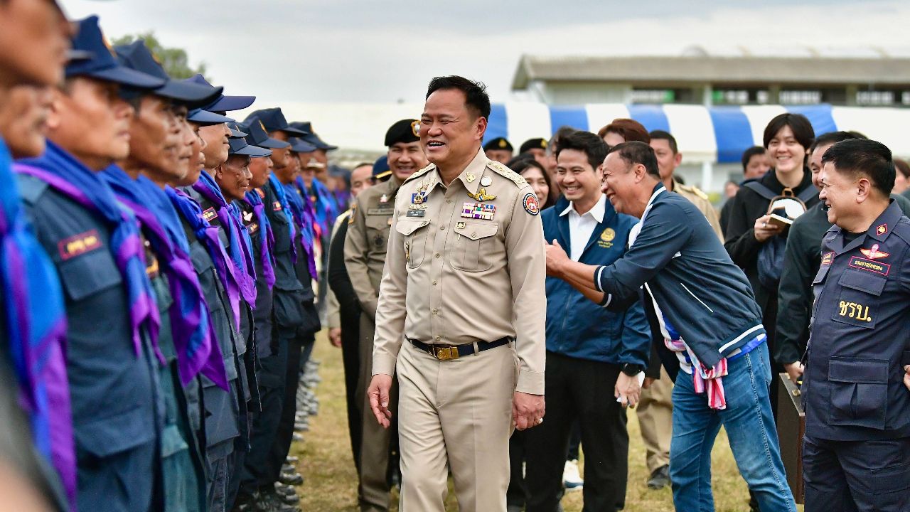 นายกรัฐมนตรีลงพื้นที่บุรีรัมย์ตรวจแผนพิทักษ์ชายแดนไทย-กัมพูชา