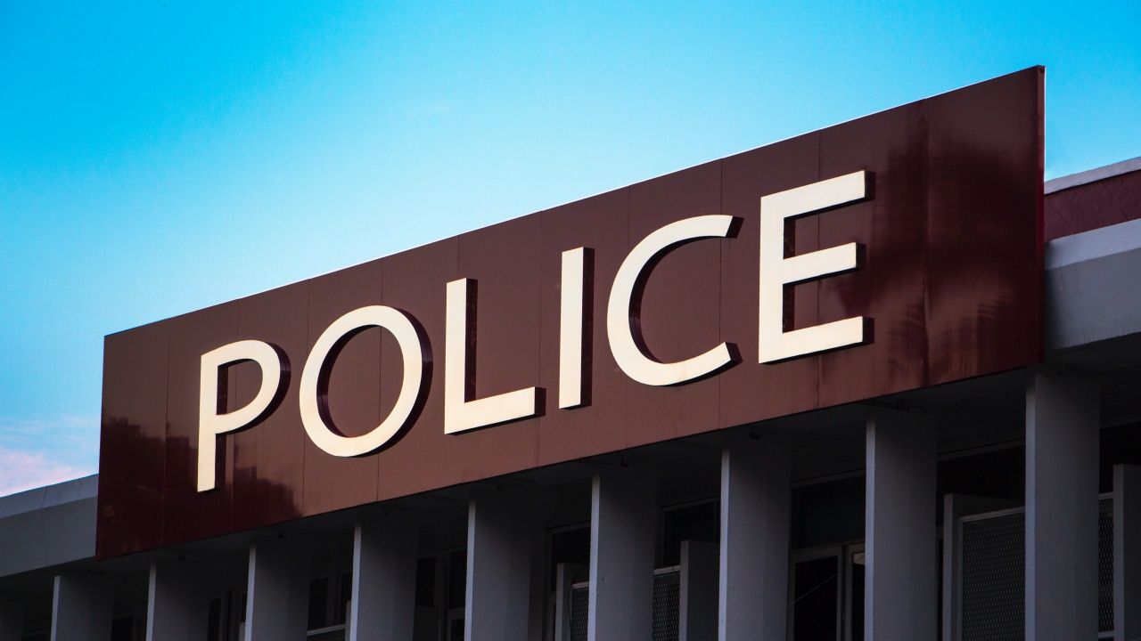 เปิดบันทึกคดีนักการเมืองดัง ทำให้ผู้กล่าวหารอดพ้นผิด