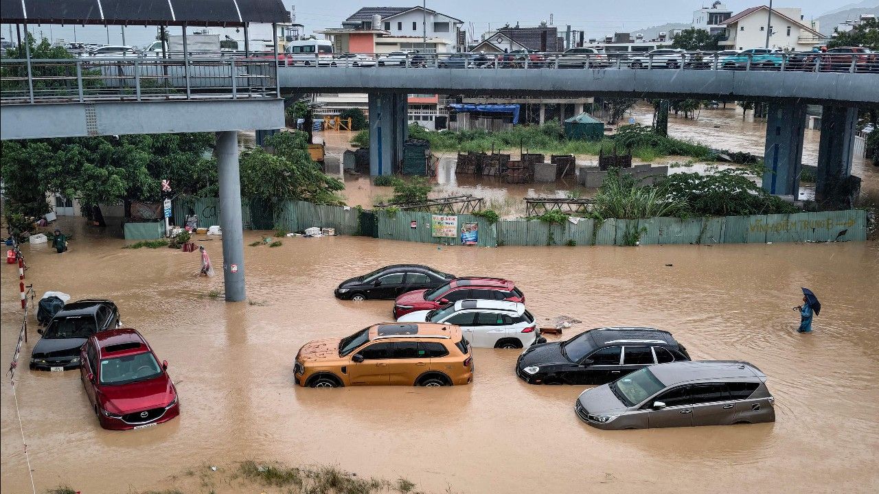 น้ำท่วมใหญ่ในเวียดนามกลาง คร่าชีวิต 41 ราย สูญหาย 9 ราย