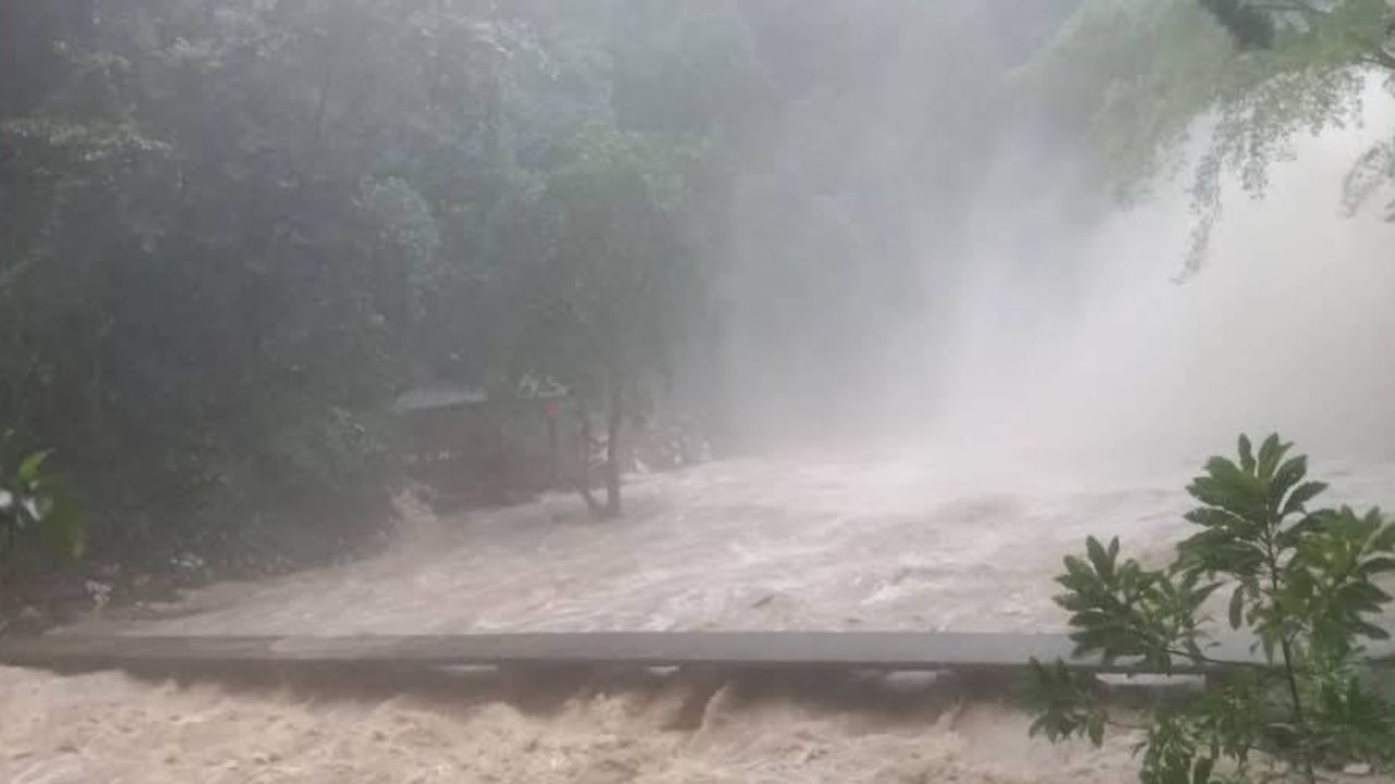 นครศรีธรรมราชประสบปัญหาน้ำท่วมหนัก ยังมีฝนตกต่อเนื่อง