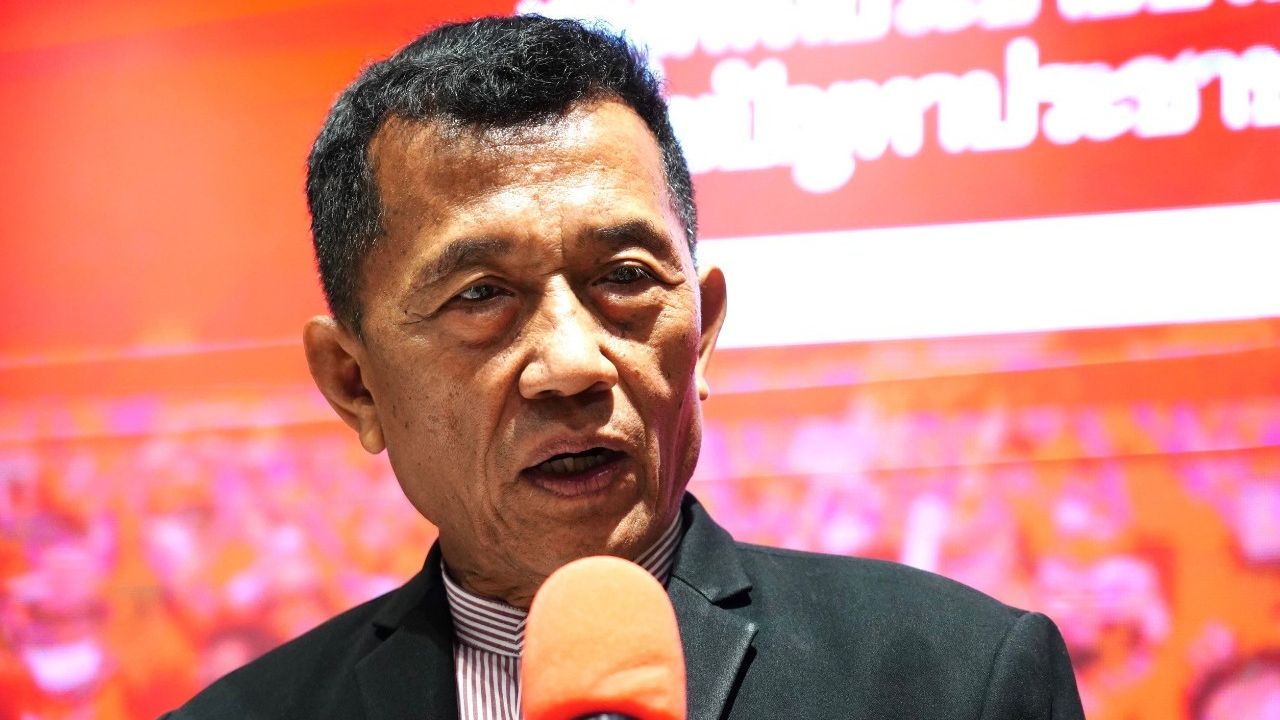 วรชัย สับสนภาษีทักษิณ 1.7 หมื่นล้าน ชวนประชาชนให้กำลังใจหน้าเรือนจำ