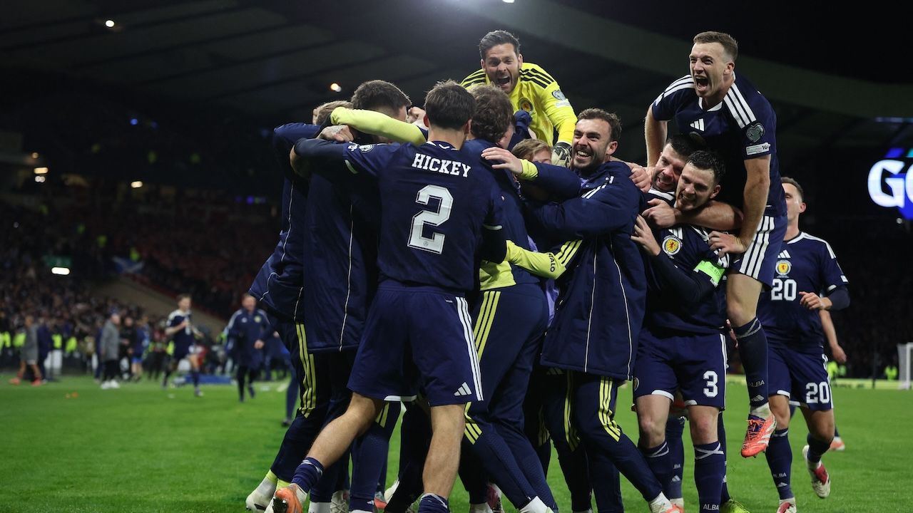 สิ้นสุดการรอคอย "ชาติดังยุโรป" ไปบอลโลกครั้งแรก ในรอบ 28 ปี