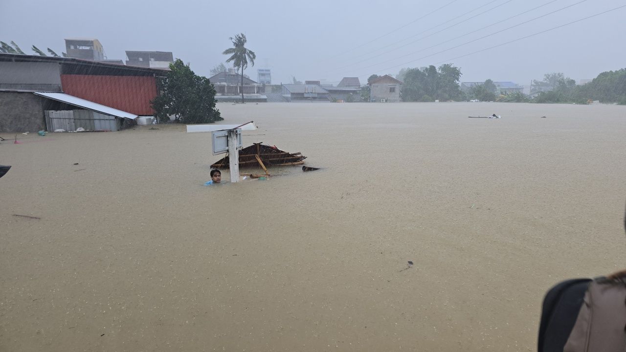 เร่งอพยพผู้ประสบภัยน้ำท่วมสงขลา สถานการณ์ยังวิกฤต