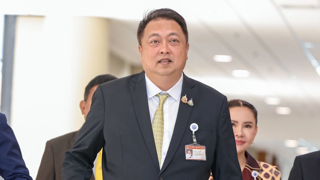 สุชาติ ชมกลิ่น ปฏิเสธรัฐบาลเร่งโครงการงบฯ ก่อนยุบสภา