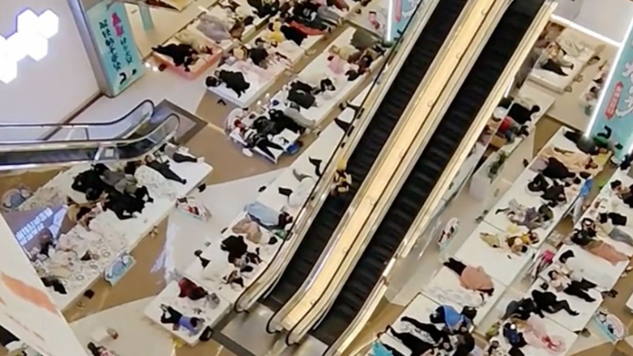 จีนจัดแข่งขันนอนขี้เกียจสุดแปลก ผู้ชนะใช้เวลานานกว่า 33 ชั่วโมง