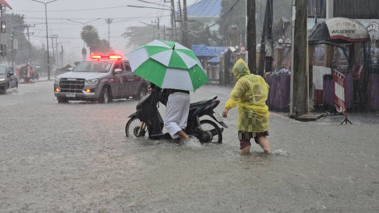 น้ำท่วมหนักในนราธิวาส ประกาศเขตช่วยเหลือผู้ประสบภัย