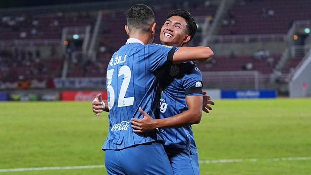 ผลบอลสด : 9 นัดไม่ชนะใคร! เมืองทอง ยังไม่ฟื้น โดนบุรีรัมย์ บุกถล่มขาดลอย 0-5