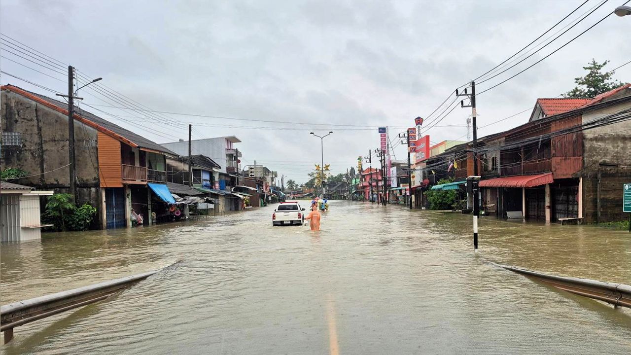 รฟท. ประกาศงดเดินรถสายใต้ 10 ขบวน เนื่องจากน้ำท่วม