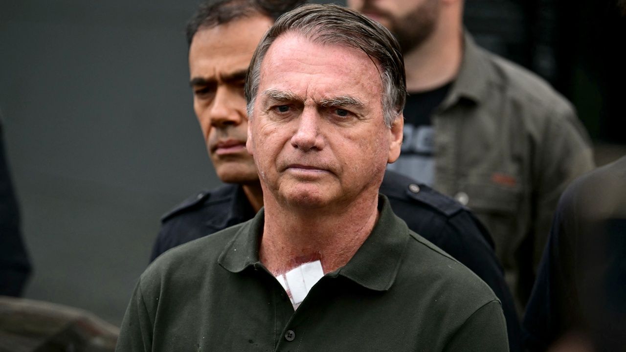 บราซิลจับกุมอดีตประธานาธิบดีโบลโซนาโรเพื่อป้องกันการหลบหนี