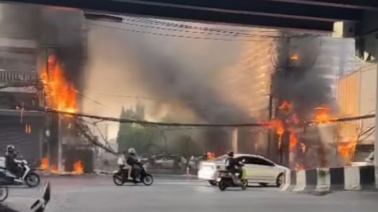 ไฟฟ้าลัดวงจรไหม้สายสื่อสารที่รามคำแหง เพลิงสงบแล้ว
