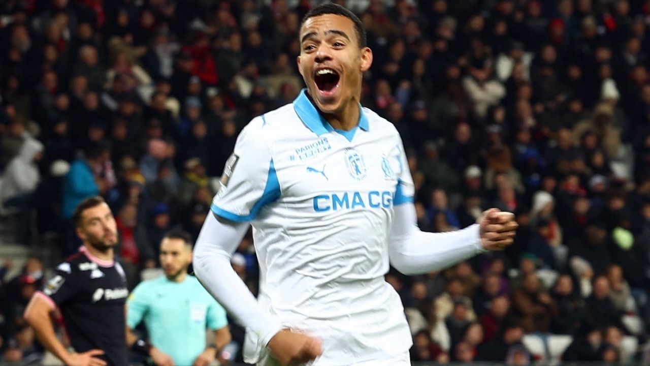 ผลบอลเมื่อคืน มาร์กเซย บุกถล่ม นีซ ขึ้นจ่าฝูงลีกเอิง กรีนวูด ฟอร์มฮอต