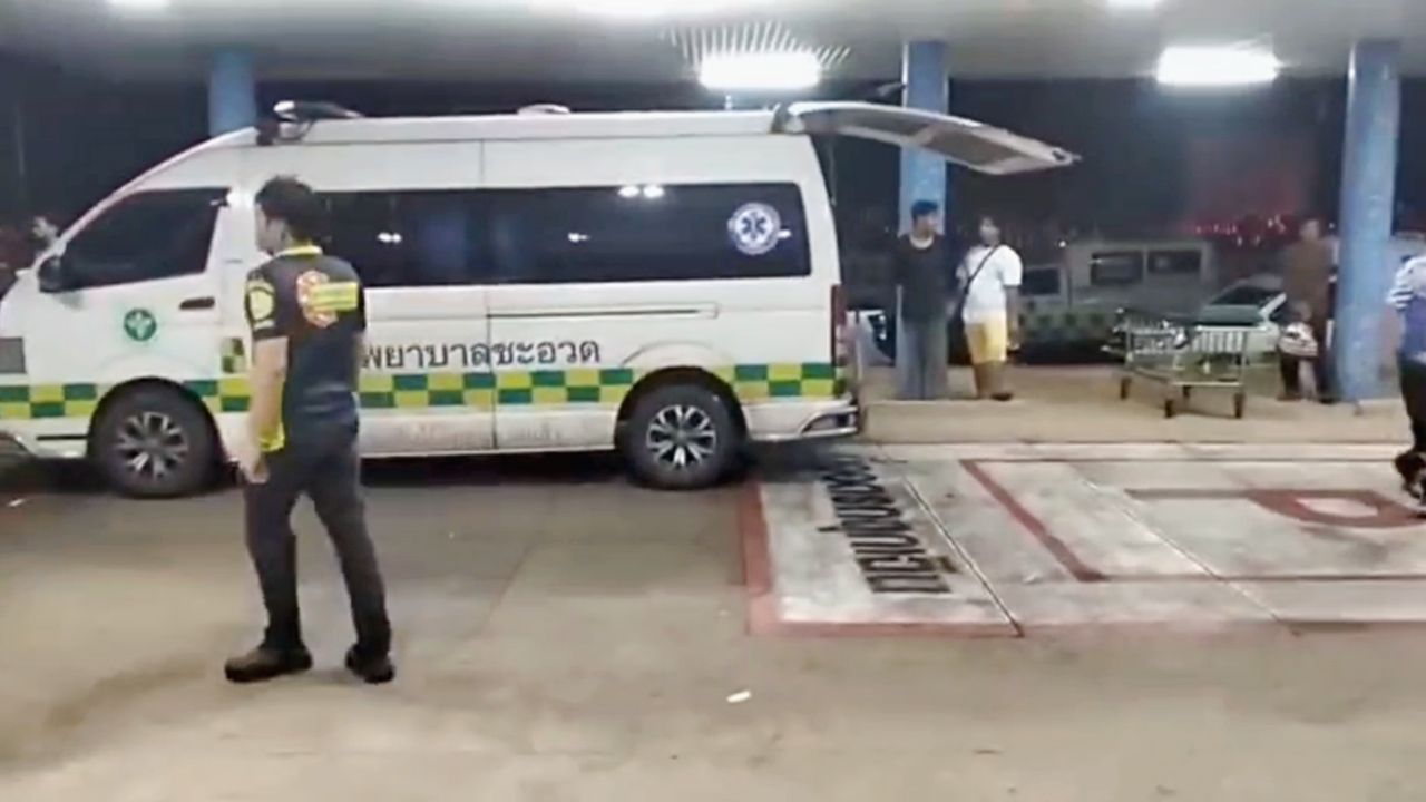 อุบัติเหตุไฟฟ้าช็อตกลางน้ำท่วม ครอบครัวช่วยกันยกของ เสียชีวิต 1 ราย