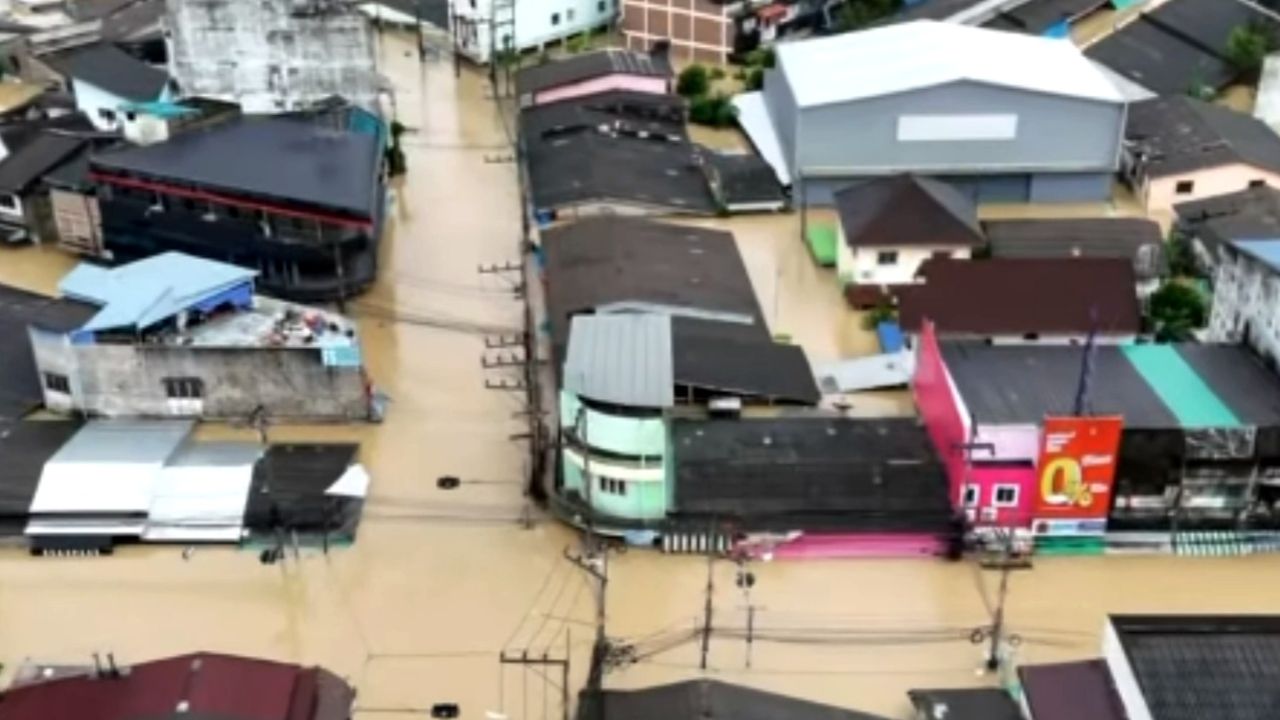 สถานการณ์น้ำท่วมในหาดใหญ่ยังวิกฤต ระดับน้ำสูงต่อเนื่อง