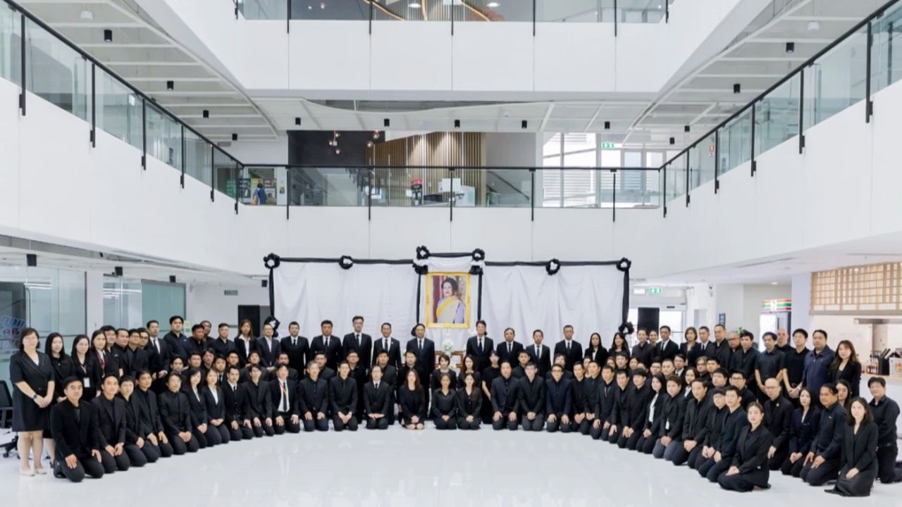 โตโยต้า จัดพิธีถวายความอาลัย สมเด็จพระนางเจ้าสิริกิติ์ พระบรมราชินีนาถ