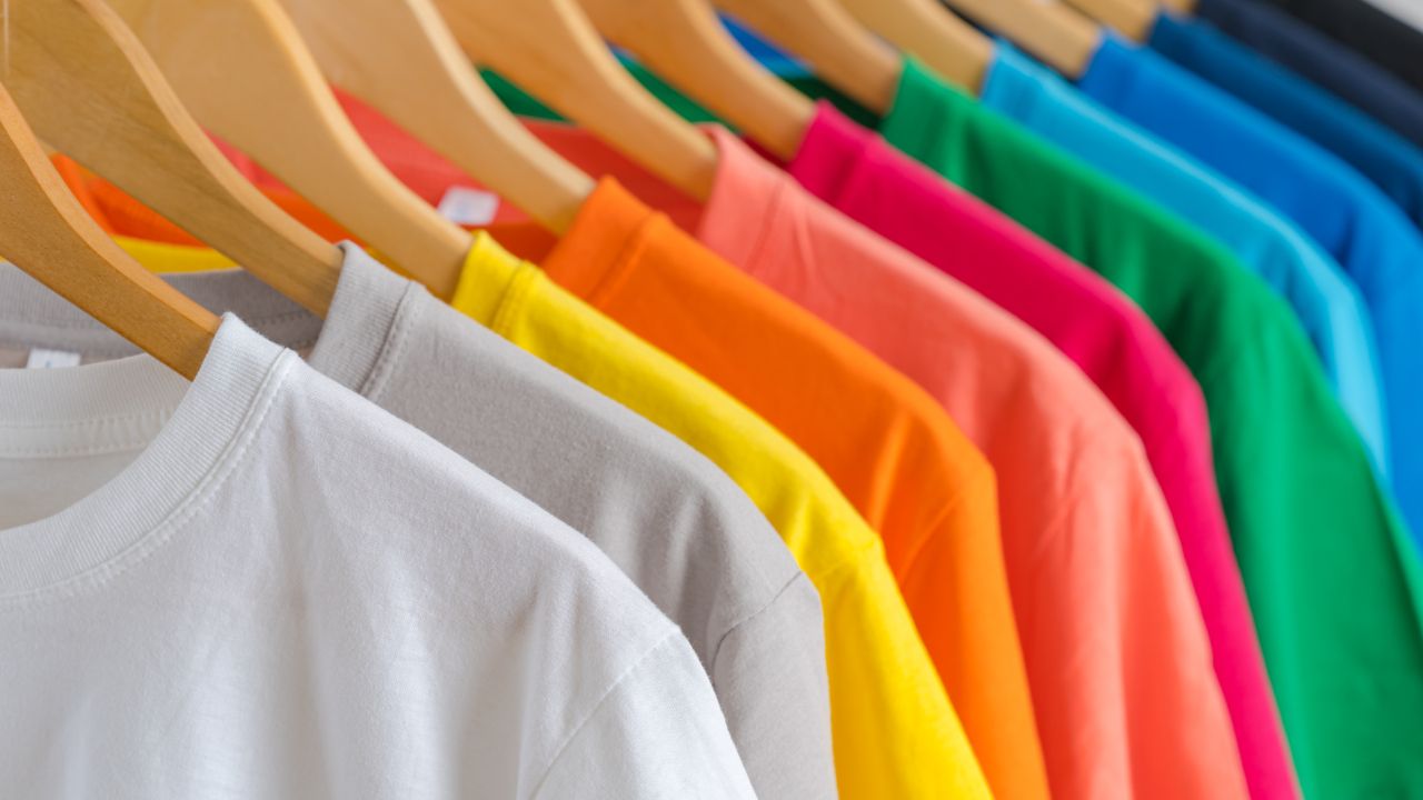 สีเสื้อมงคลวันหวยออก 16 เมษายน 2569 เสริมดวงการเงินและโชคลาภ