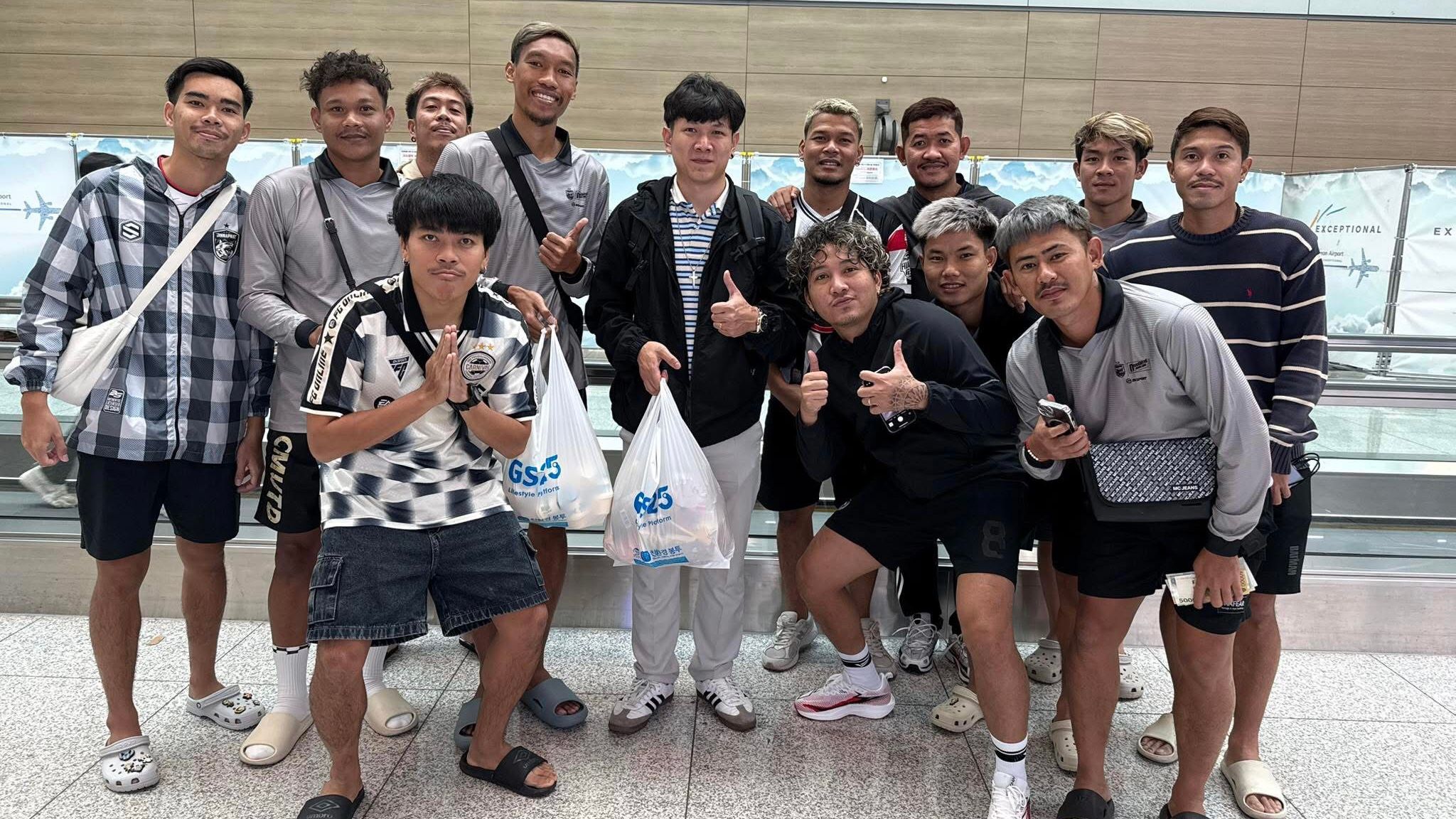 “ทีมฟุตบอลไทย” ติด ตม.เกาหลีใต้-โดนสั่งห้ามเข้าประเทศ 13 คน