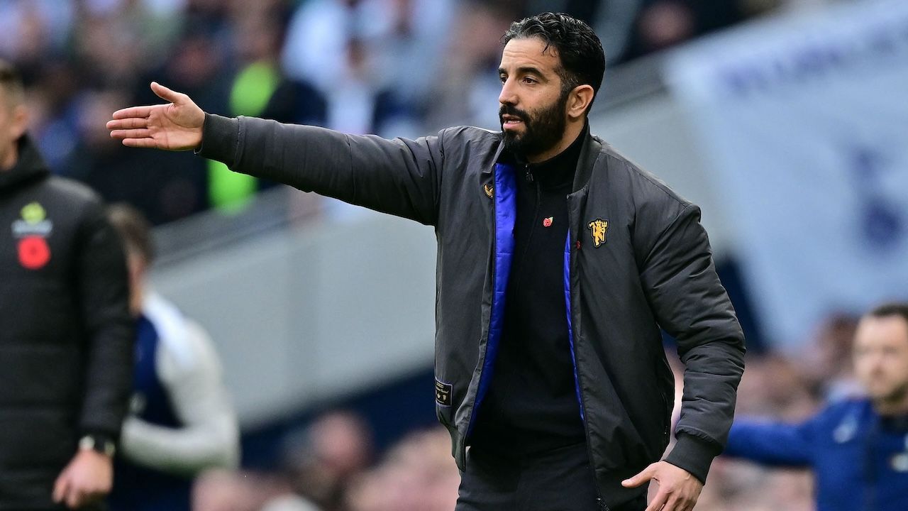 ไหนบอกจะไม่ซื้อไง "อโมริม" ลิสต์ 8 แข้งดัง อยู่ในข่ายล่าตัวยกระดับ "แมนยู" คืนความยิ่งใหญ่