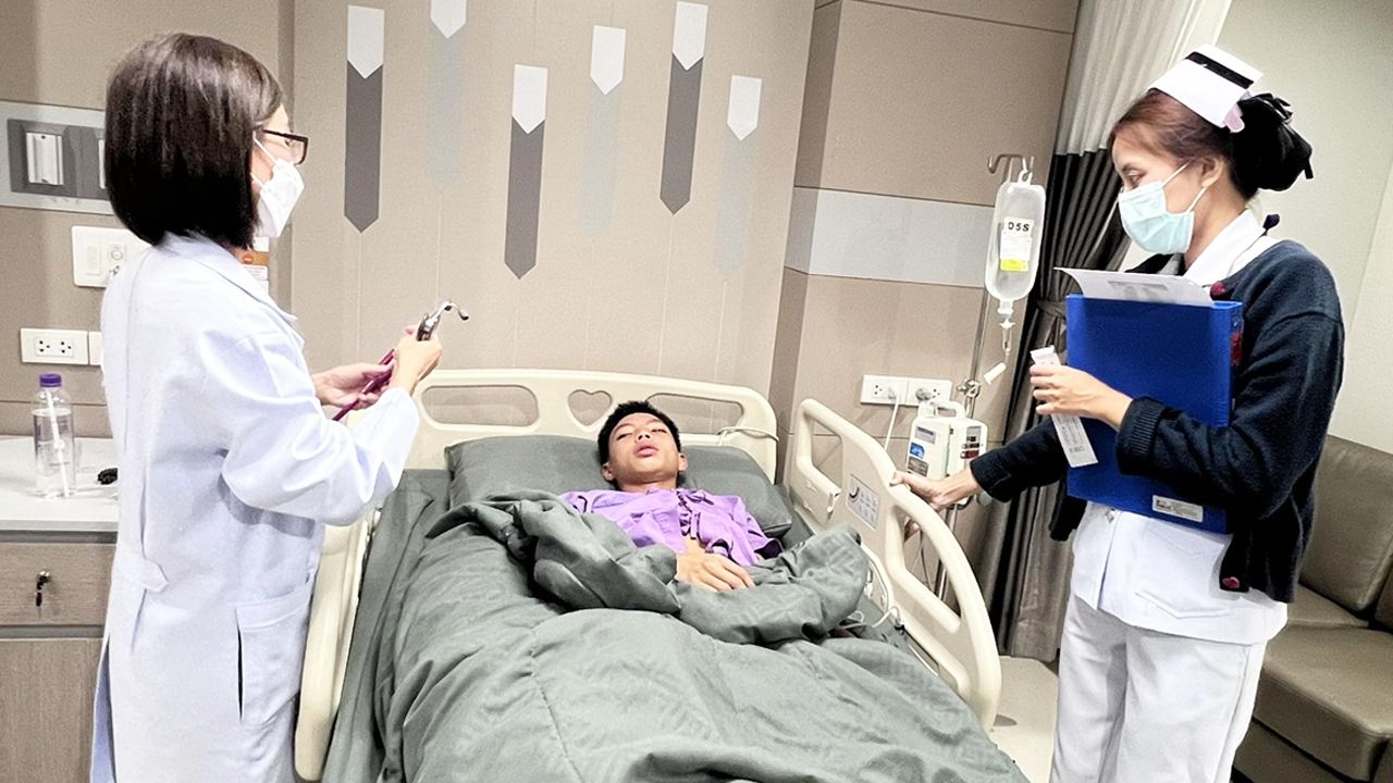 ดื่มน้ําน้อยต้องระวัง! อัปเดตอาการเบอร์ 14 หมอนทอง หลังป่วยกะทันหัน ต้องนอนรพ.