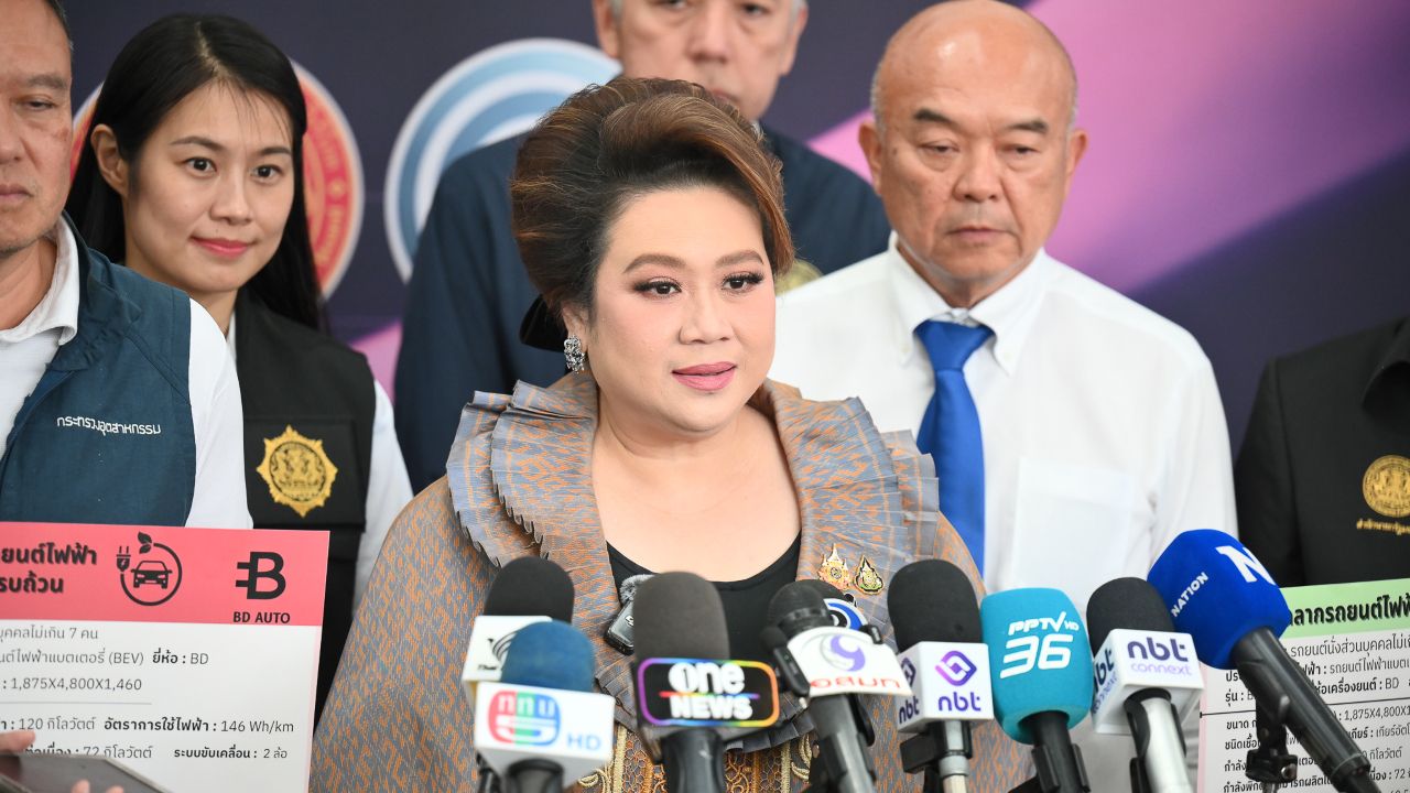 “ศุภมาส” ตรวจโชว์รูมรถ EV บังคับติดฉลาก อย่าให้ผู้บริโภคต้องผิดหวังเมื่อนำไปใช้งานจริง