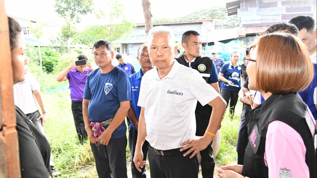 “ประธานสภาฯ” เยี่ยมเด็กยากไร้บ้านคูเมือง หนุนการศึกษา-ฟื้นฟูเยาวชนห่างไกลยาเสพติด