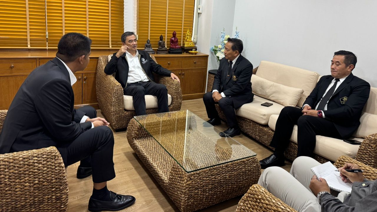 “อภิสิทธิ์-ชัยชนะ” ถกสมาคม อบต. ดันรายได้ท้องถิ่น-ศึกษาตั้งกระทรวงท้องถิ่น