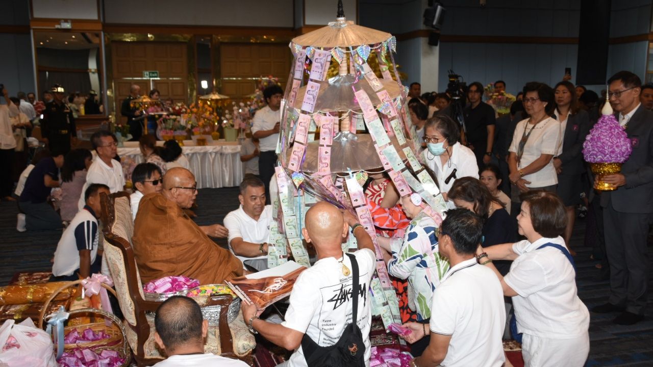 ทอดผ้าป่ามหากุศล สมทบทุนก่อสร้าง จัดซื้ออุปกรณ์และครุภัณฑ์การแพทย์ รพ.ราชวิถี