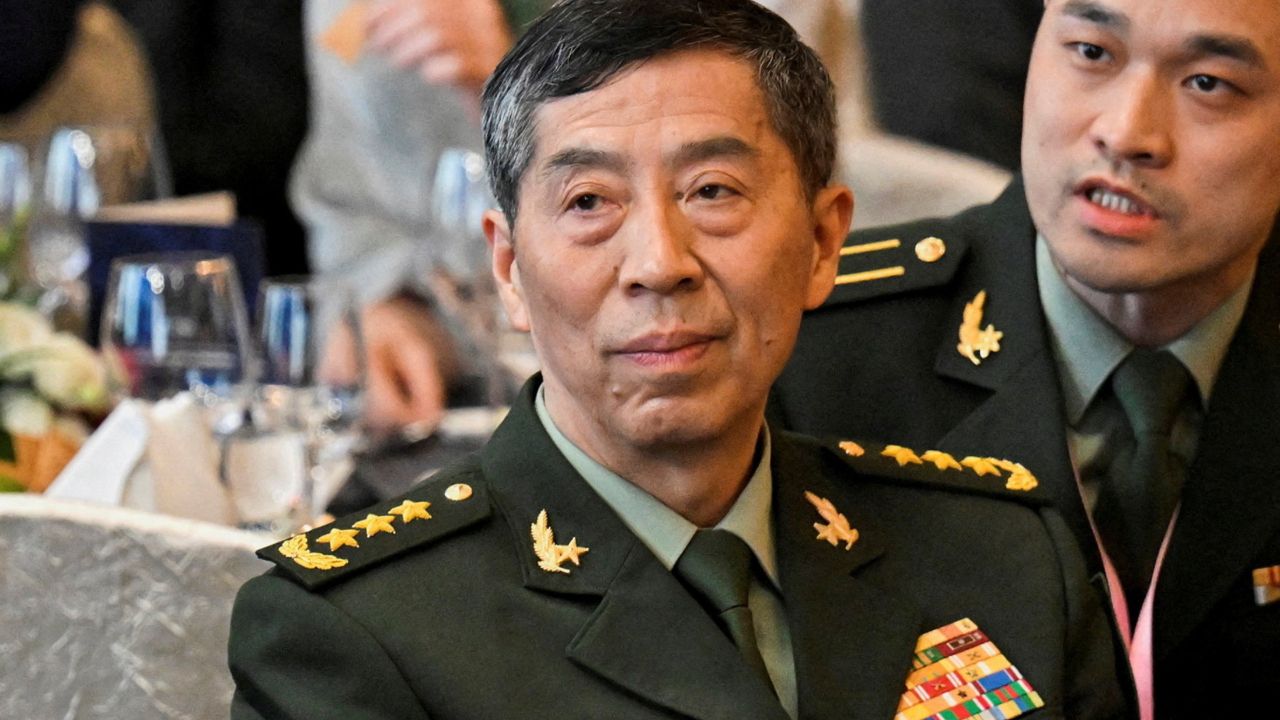 จีนตัดสินประหารชีวิต 2 อดีตรัฐมนตรีกลาโหม คดีคอร์รัปชันแต่ให้รอลงอาญา