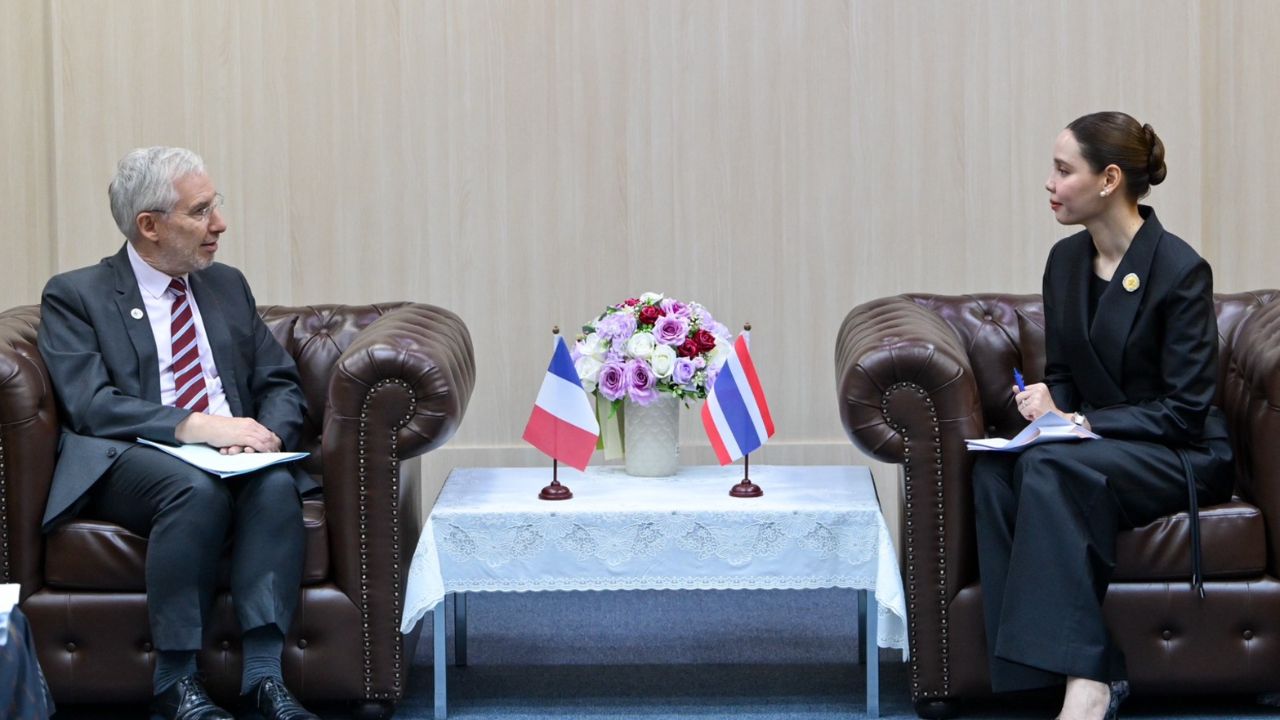 “ซาบีดา” ถก ทูตฝรั่งเศสฯ พิธีทูลเกล้าถวายเครื่องอิสริยาภรณ์ แด่เจ้าฟ้าสิริวัณณวรี