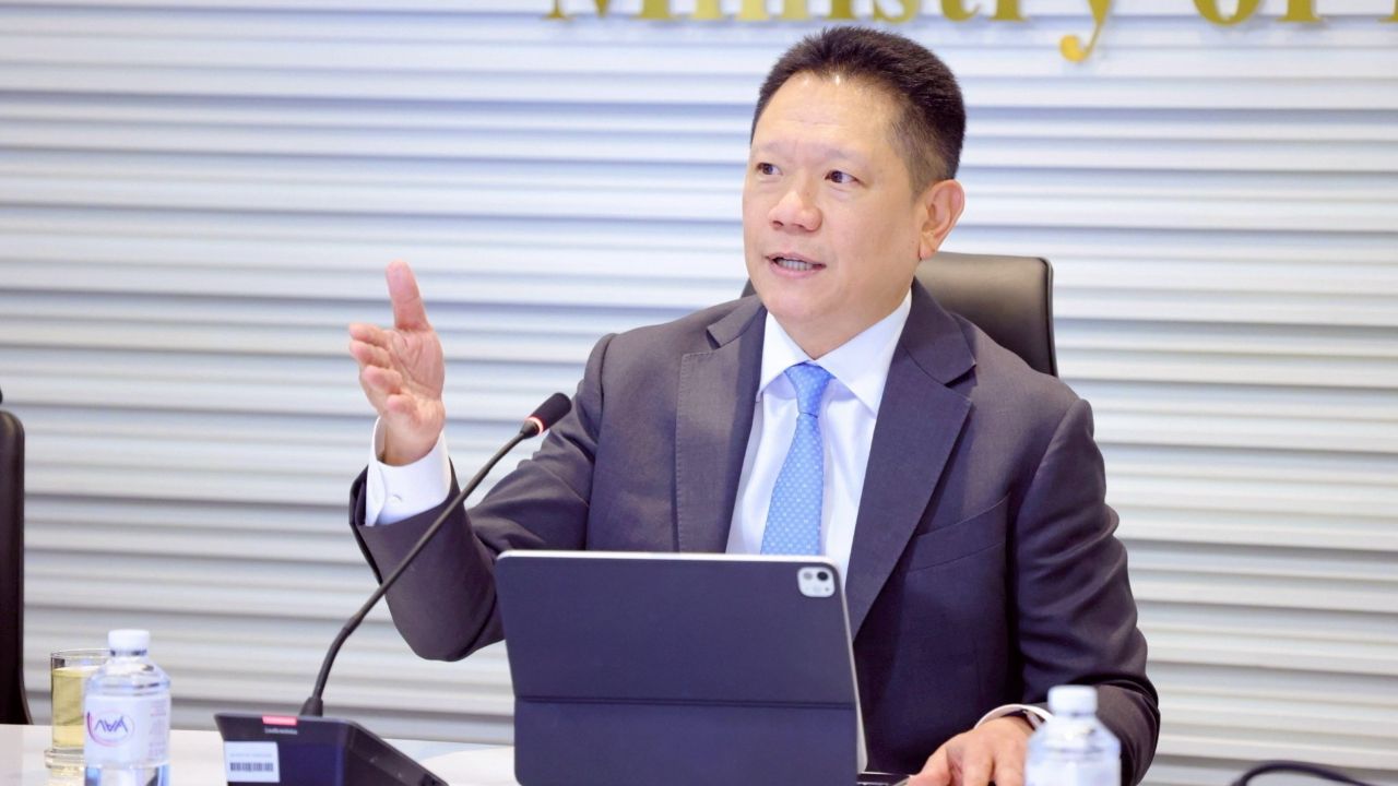 ปลัด ก.คลัง เผยประชุมบอร์ด “บัตรคนจน” ทบทวนสิทธิเกณฑ์ลดหย่อน