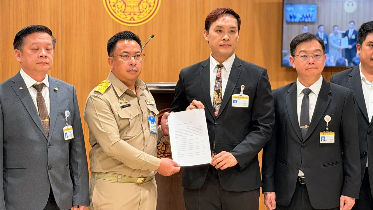 สว.ปริญญา จี้ประธานรัฐสภายุบ “กลุ่มมิตรภาพไทย-กัมพูชา” ตัดสั