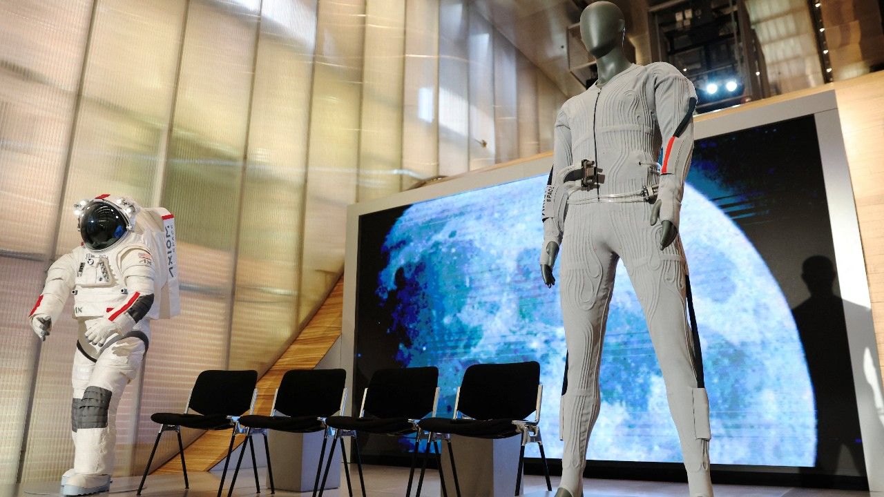 "Prada" จับมือ "Axiom Space" เผยโฉมชุดซับในนักบินอวกาศนาซา