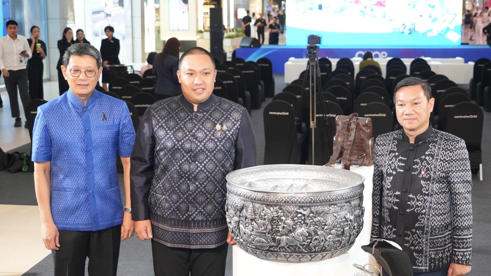 มท. พลิกโฉม “OTOP Midyear 2026” ยกทัพ 2,000 บูธ บุกอิมแพ็ค