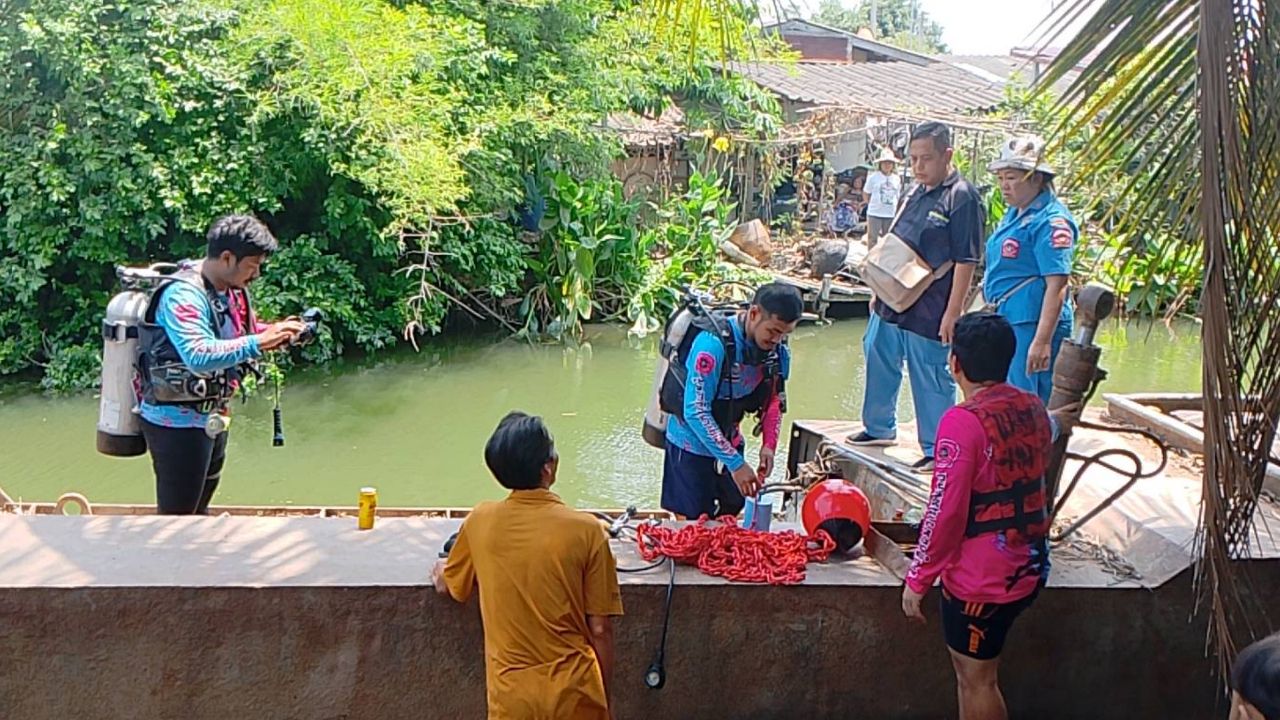 สลด เรืออีป๊าบชนกันสนั่นคลองบางช้าง คนขับถูกกระแทกตกน้ำ เสียชีวิต 1 ศพ