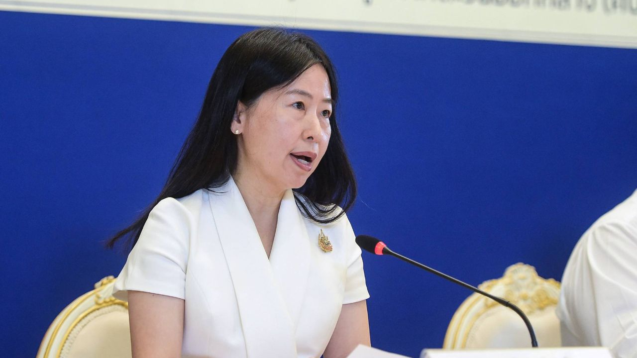 พาณิชย์ ดูเข้มราคาน้ำมันหน้าปั๊ม กักตุนมีโทษ ลุยติดตามสินค้าอุปโภค-บริโภคทั้งประเทศ