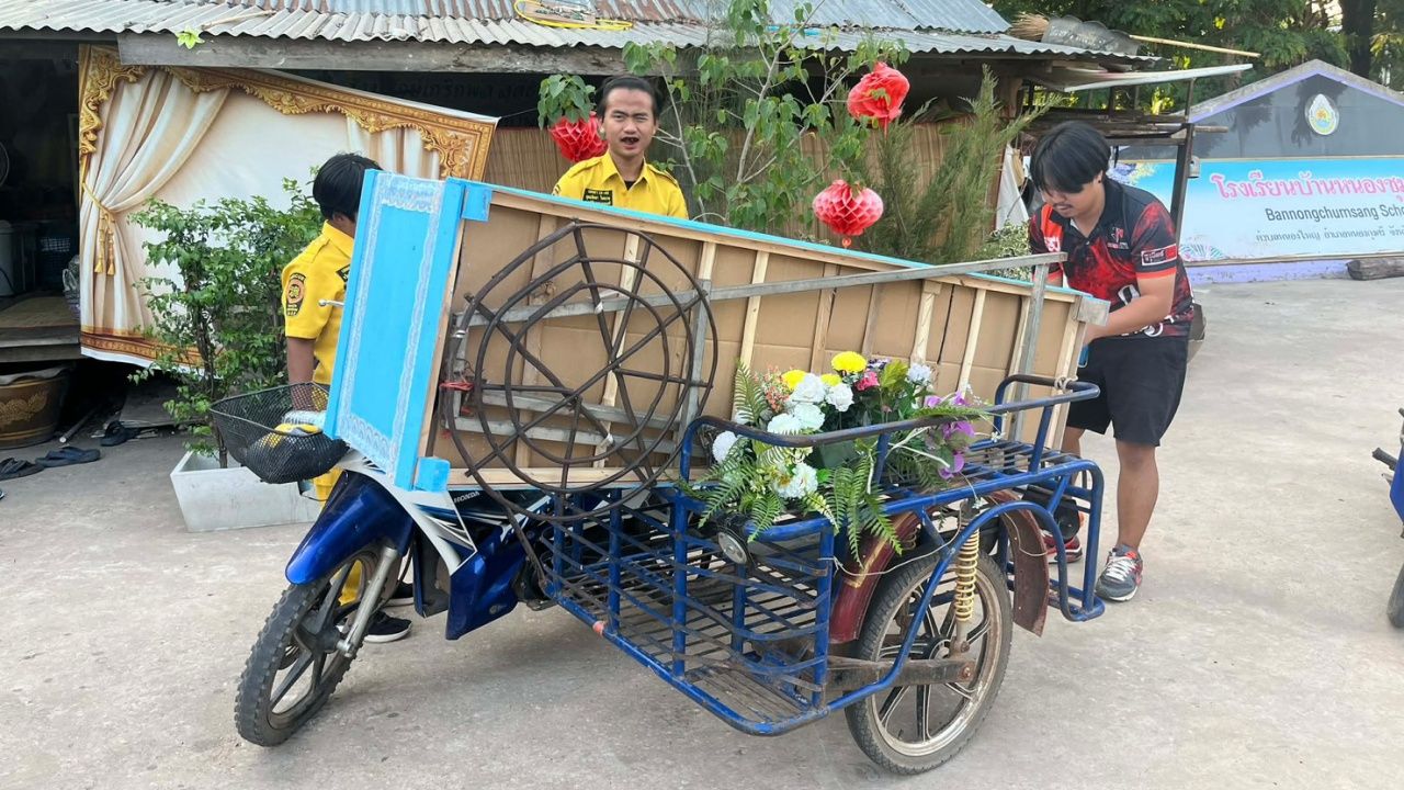 กู้ภัยเมตตาธรรมกาฬสินธุ์ ใช้ซาเล้งขนโลงศพ สู้วิกฤตน้ำมันแพง