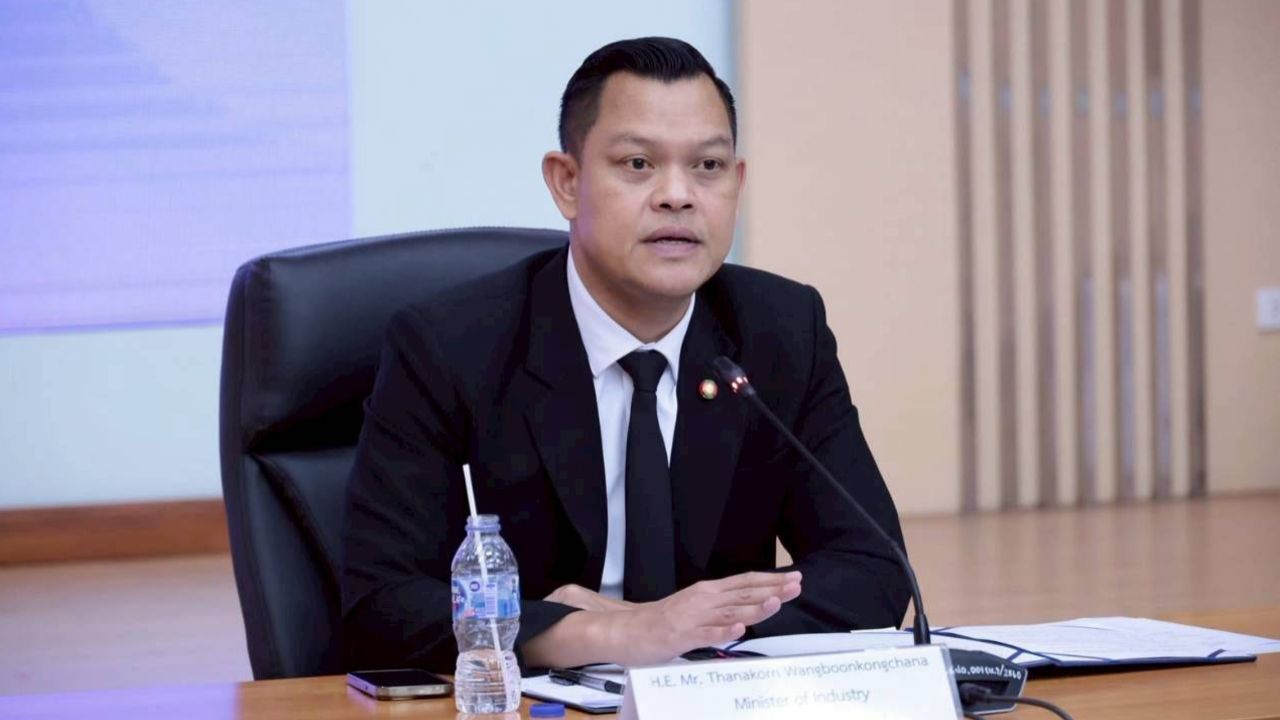 “ธนกร” สั่งเร่งช่วยผู้ประกอบการ 3 ด้านสำคัญ รับมือวิกฤตตะวันออกกลาง