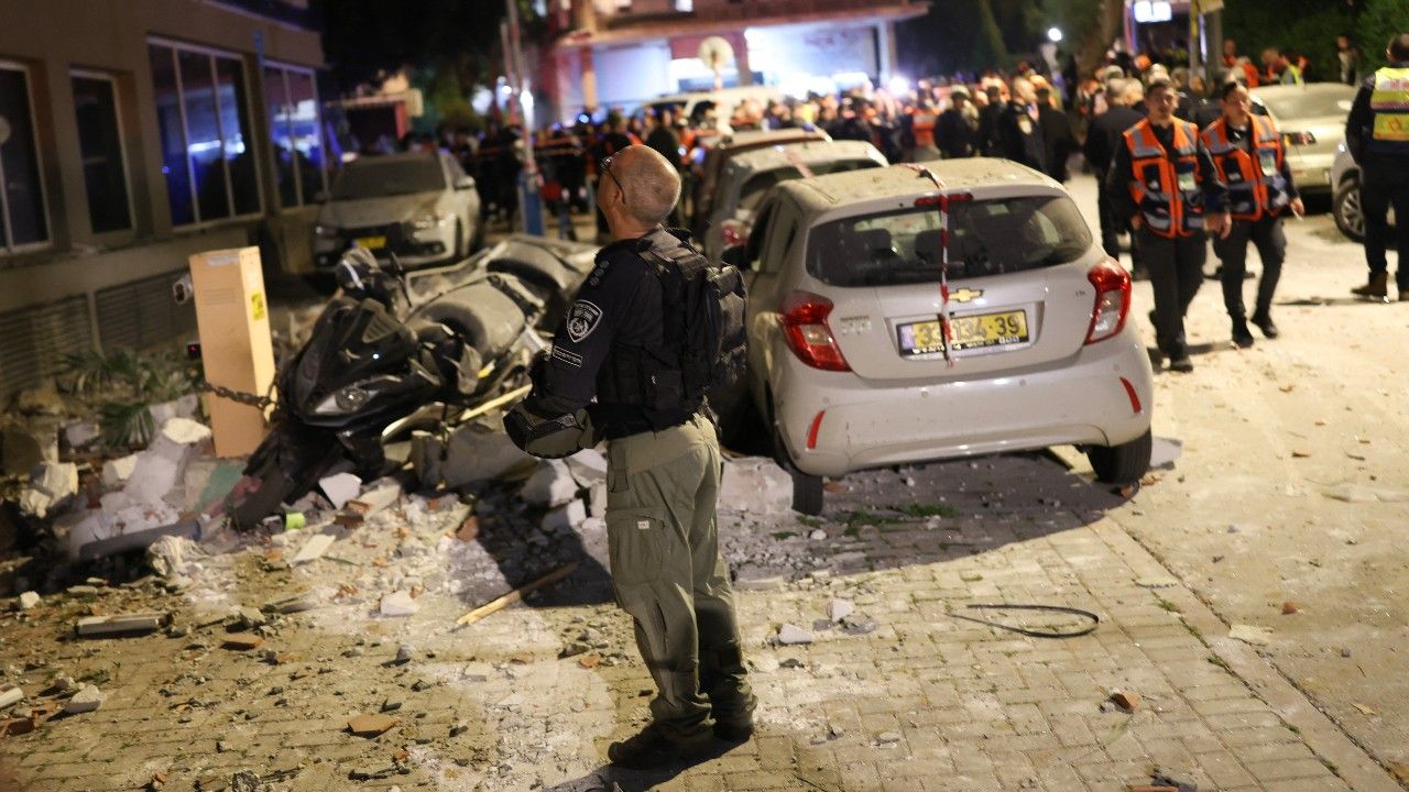 อิหร่านยิงขีปนาวุธหัวรบคลัสเตอร์ถล่มเทลอาวีฟ ตอบโต้สังหาร "อาลี ลารีจานี"