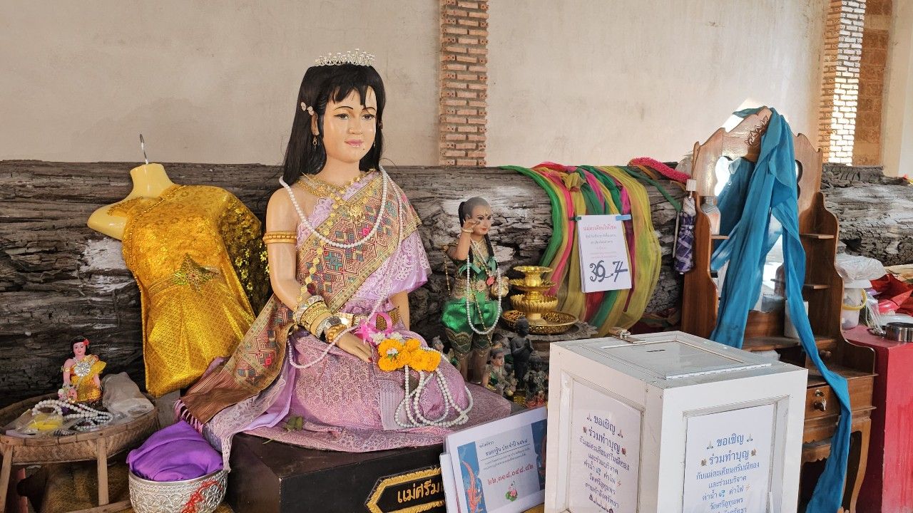 คอหวยแห่ไขปริศนาเลขเด็ด 'แม่ศรีมณีทอง' วัดหลวงพ่อจ้อย ลุ้นโชค 16/3/69