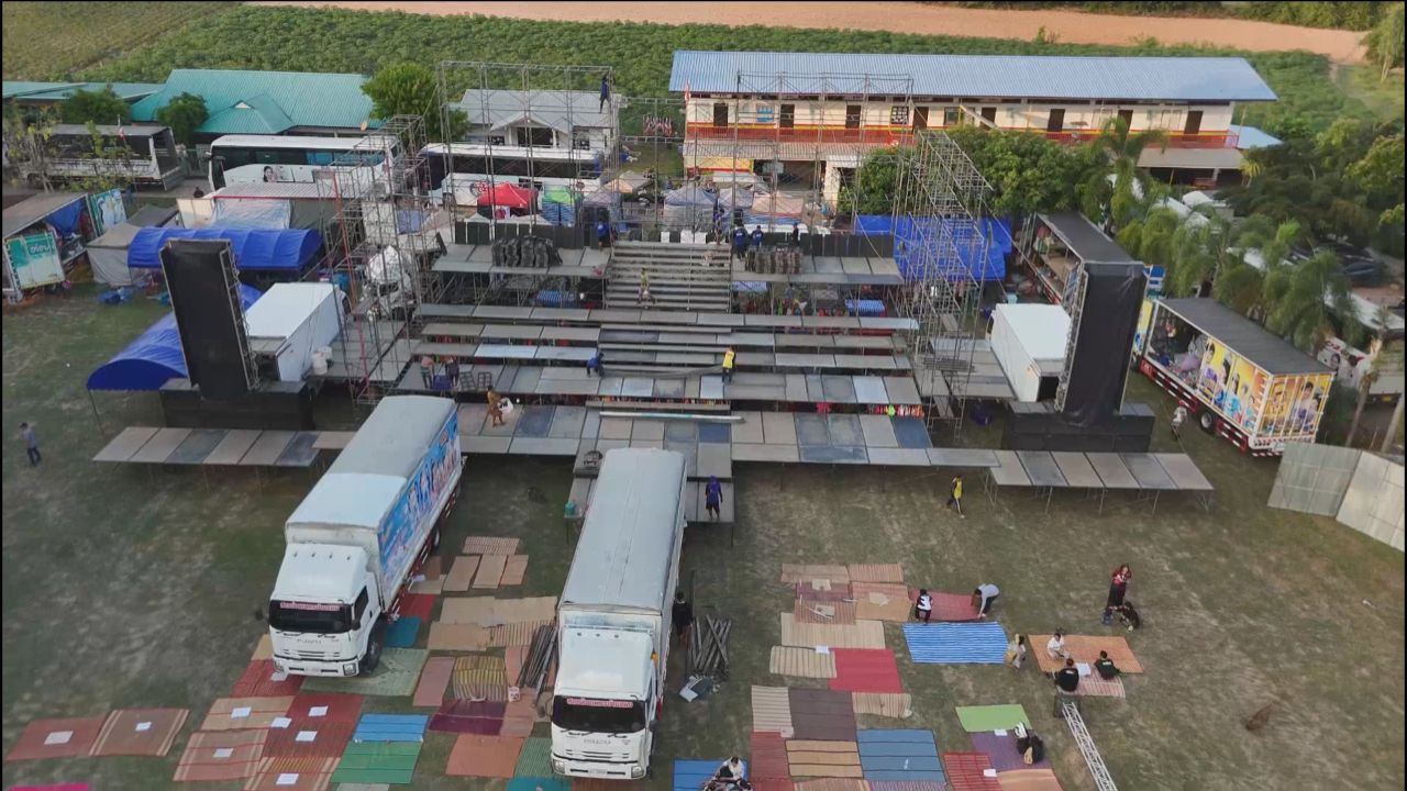 วิกฤตน้ำมันกระทบวงหมอลำ "สาวน้อยเพชรบ้านแพง" ต้องเผชิญปัญหาขาดแคลน