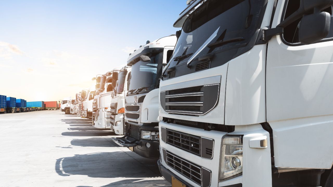 “สหพันธ์ขนส่ง” นัดรวมพลรถบรรทุก 18 มี.ค. 69 ที่แหลมฉบัง จี้รัฐบาลแก้วิกฤติน้ำมัน