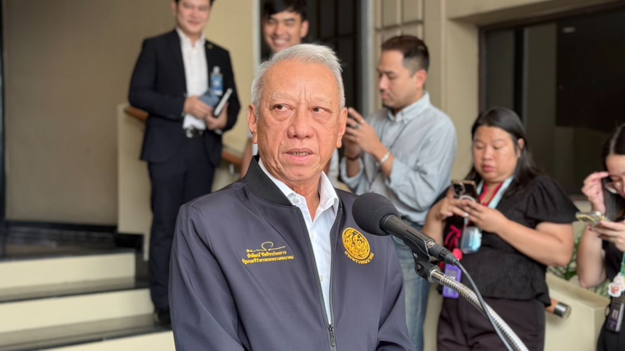 “พิพัฒน์” รับ พรุ่งนี้ดีเซล ราคาน้ำมันขยับขึ้น เร่งปรับสูตรน้ำมัน B20 ให้ภาคขนส่ง-เกษตร