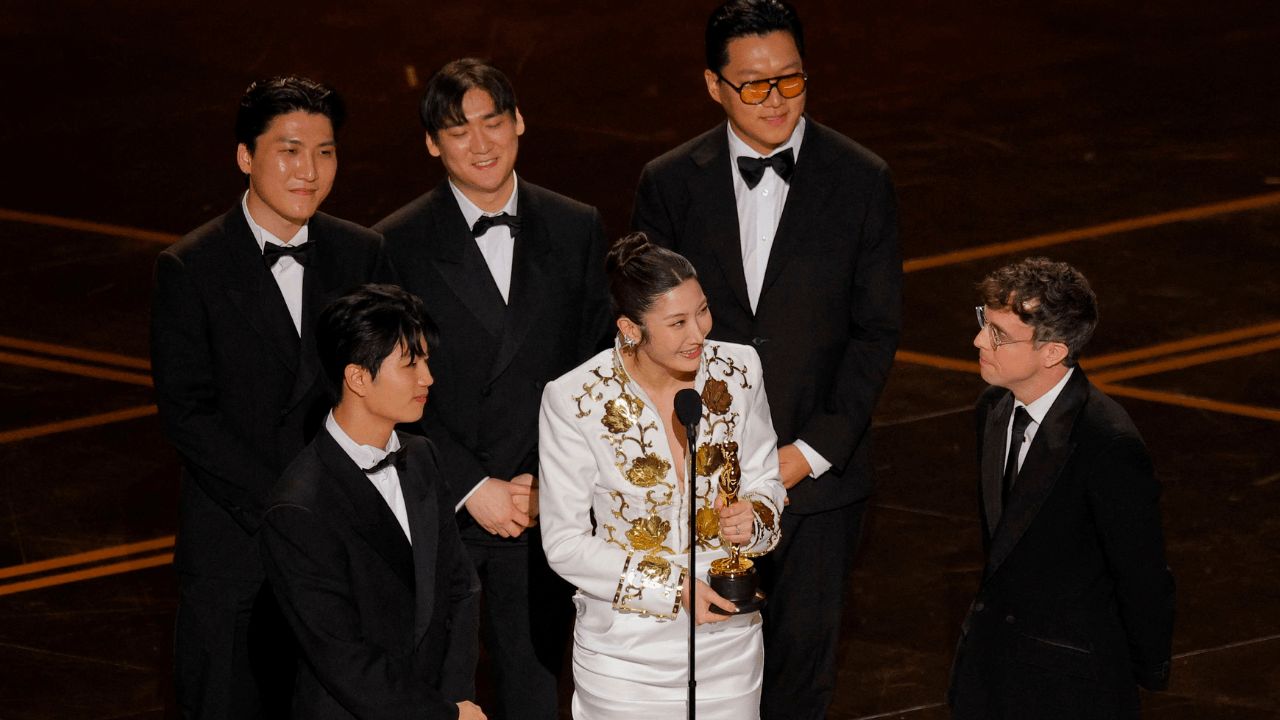 วิจารณ์หนักเวทีออสการ์ 2026! ทีมเพลง Golden โดนตัดไมค์ ขณะรับรางวัล
