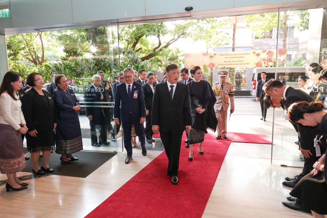 ในหลวง-พระราชินี เสด็จฯ เยือนสาธารณรัฐประชาธิปไตยประชาชนลาวอย่างเป็นทางการ