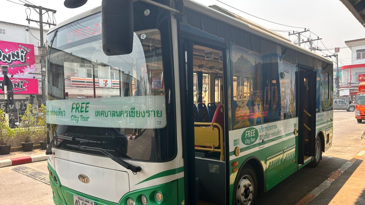 เชียงรายจัดรถโค้ชไฟฟ้าฟรี ช่วยประชาชนในยุคน้ำมันแพง