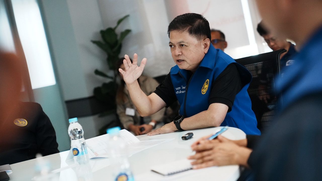 “อธิบดีปกครอง” ตรวจคลังน้ำมันลำลูกกา ส่งผู้ตรวจ - ปลัดจังหวัด ปูพรมตรวจเข้มคลังน้ำมัน