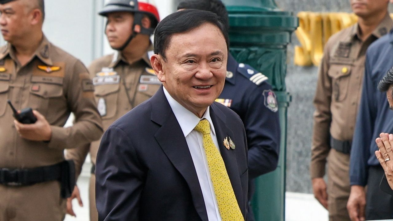 ลูกเผย "ทักษิณ" ตาแดง ทนายยันไม่ทราบผลพิจารณารายชื่อ "พักโทษ"