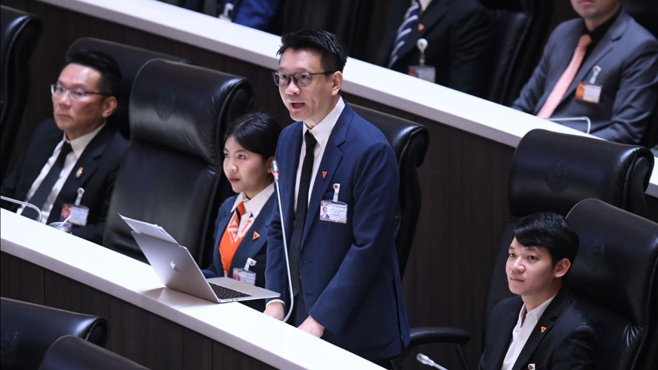 ปชช.เรียกร้อง 'พิพัฒน์' เลิกปกป้องโรงกลั่น ช่วยประชาชนแก้ค่าครองชีพ