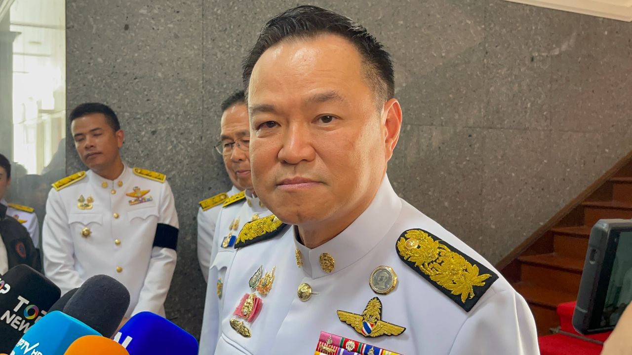 “นายกฯ” เตรียมตั้ง “เอกนิติ” นั่งคุม ศบก.- พลังงานแทน “พิพัฒน์” หลังดราม่าผลประโยชน์ทับซ้อน